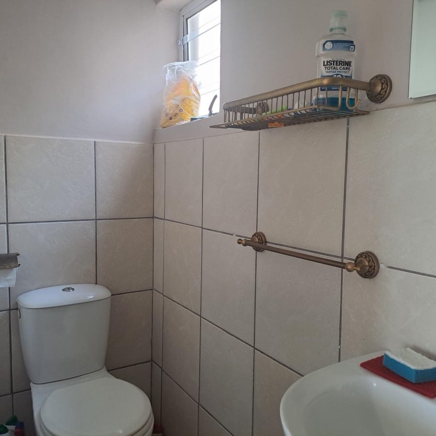 1 Bedroom Property for Sale in Whispering Pines Western Cape